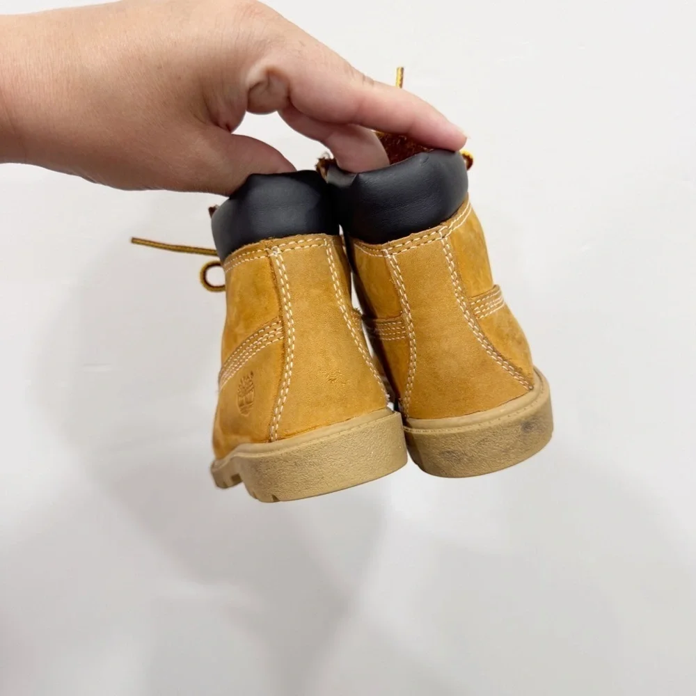 Timberland 6-inch Premium Waterproof Boot Size 7 in Wheat Nubuck